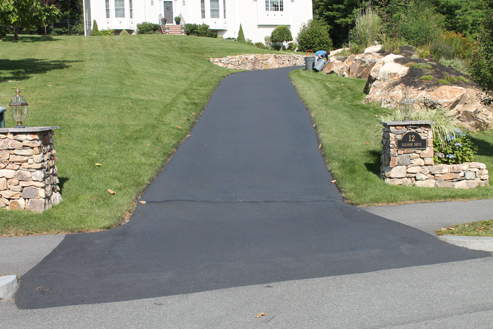 Residential-Driveway-Sealcoating-6