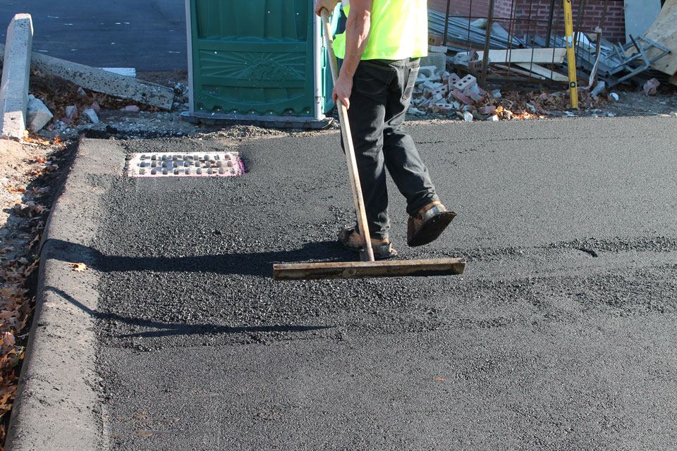 US Pavement performing mill overlay